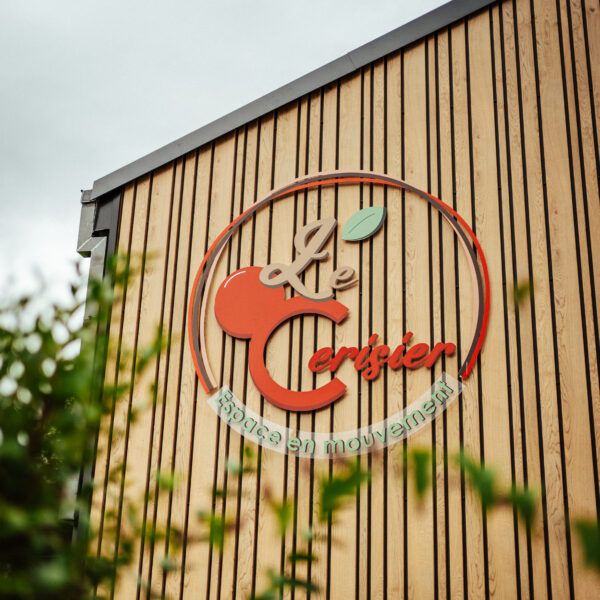 logo du cerisier à Bailleul, studio de pilates, yoga, do in, danse contemporaine