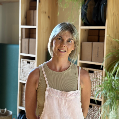 Julie dans le studio de yoga et pilates Le Cerisier à Bailleul